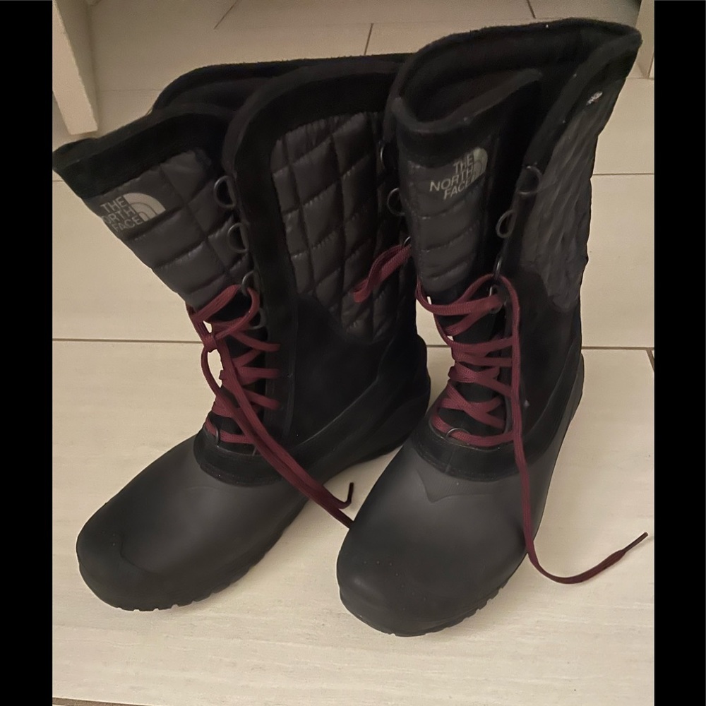 North Face snow boots women’s size 9.5 like new pink black